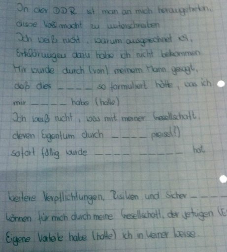 Ein handgeschriebener Zettel aus den Betriebsunterlagen der NOHA; gefunden direkt neben einem Scheckheft, in dem Barausschüttungen über mehrere hunderttausend Mark ausgewiesen sind. Der Zettel ist ein Blankoformular zum Abstreiten jedweder Verstrickung beim Beiseiteschaffen von volkseigenem Vermögen aus der DDR. Die passenden Stellen sind frei gelassen, um die richtigen Namen und Daten einzutragen.