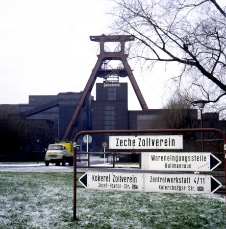 Das Jahr 1986 in Essen: Die Zeche Zollverein macht dicht, die Intema schafft Geld in den Osten. Foto unter CC-Lizenz: Neptuul